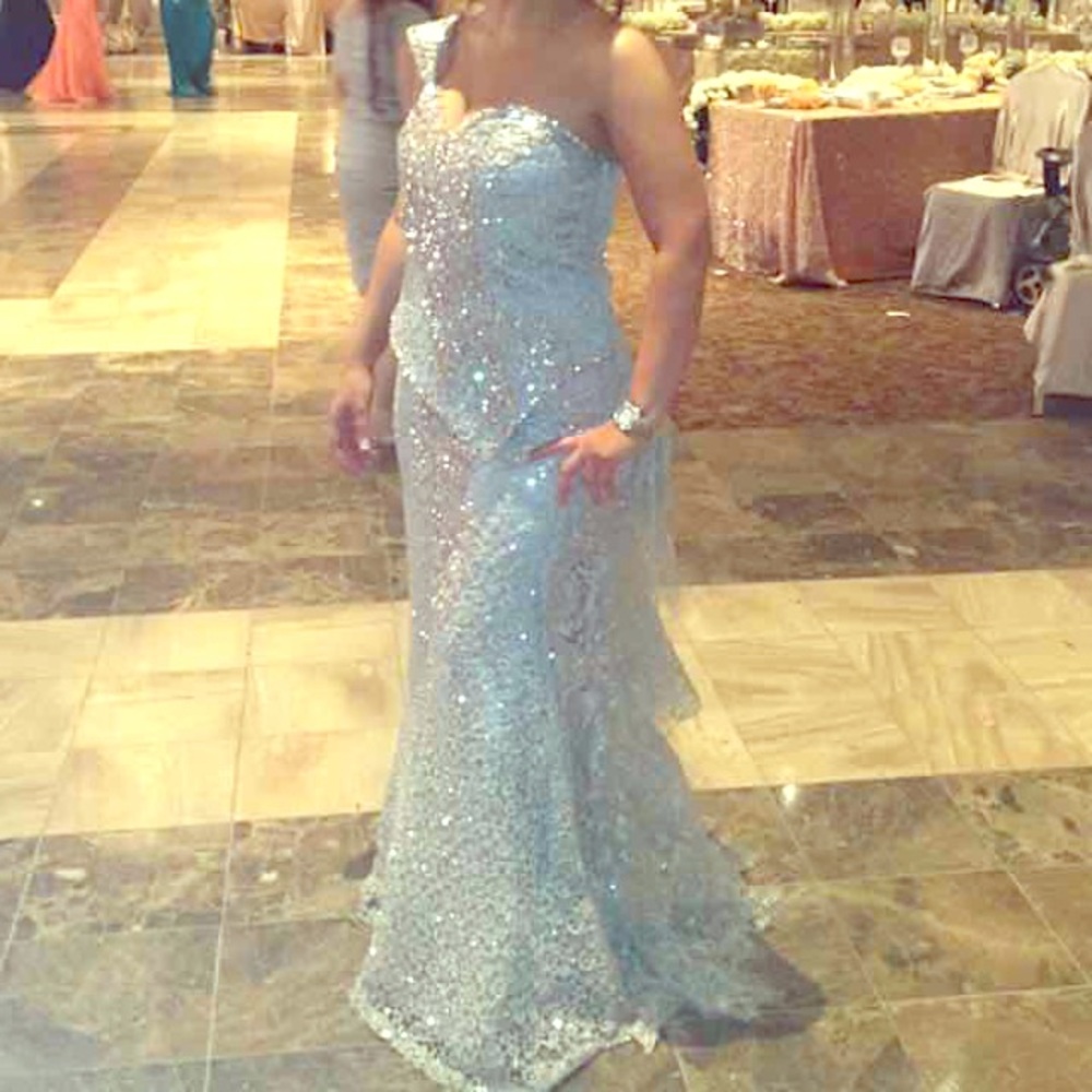 Fancy wedding/ prom dress size 8