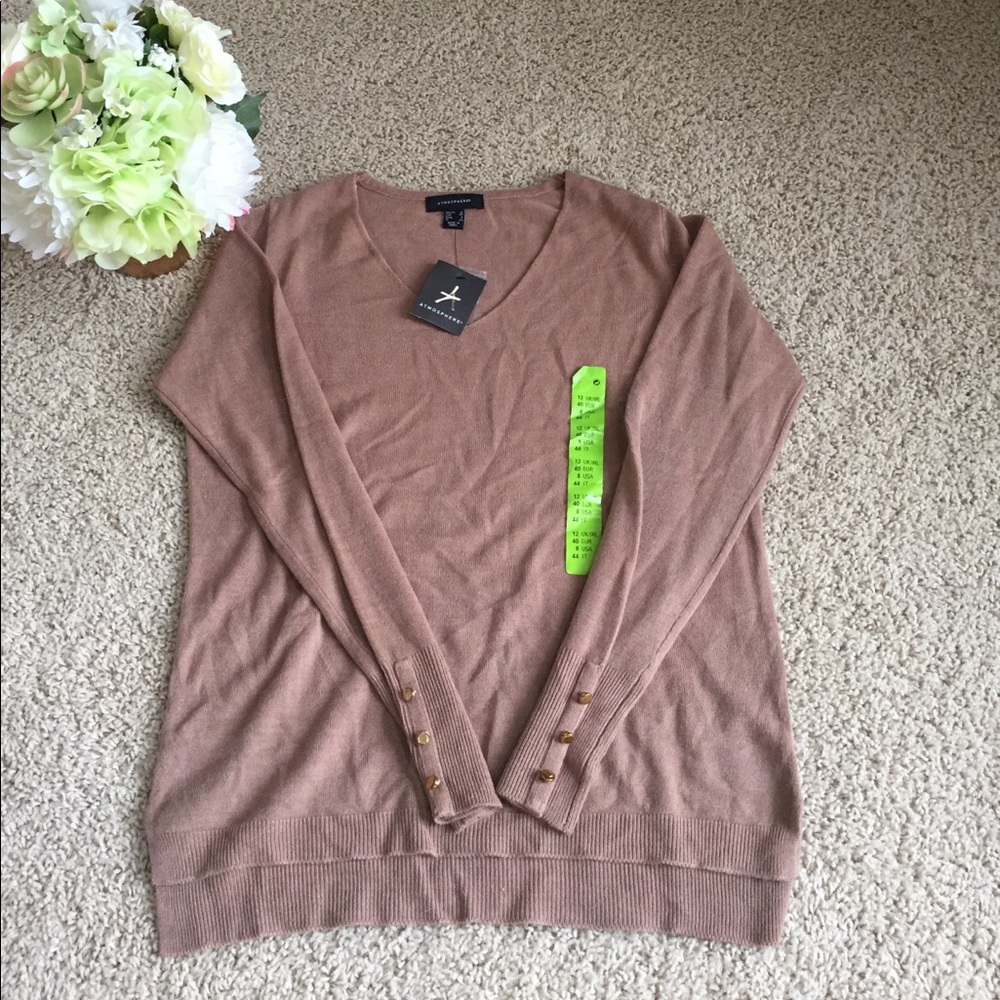 🎉🎉Brand new sweater with gold button detail