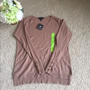 🎉🎉Brand new sweater with gold button detail