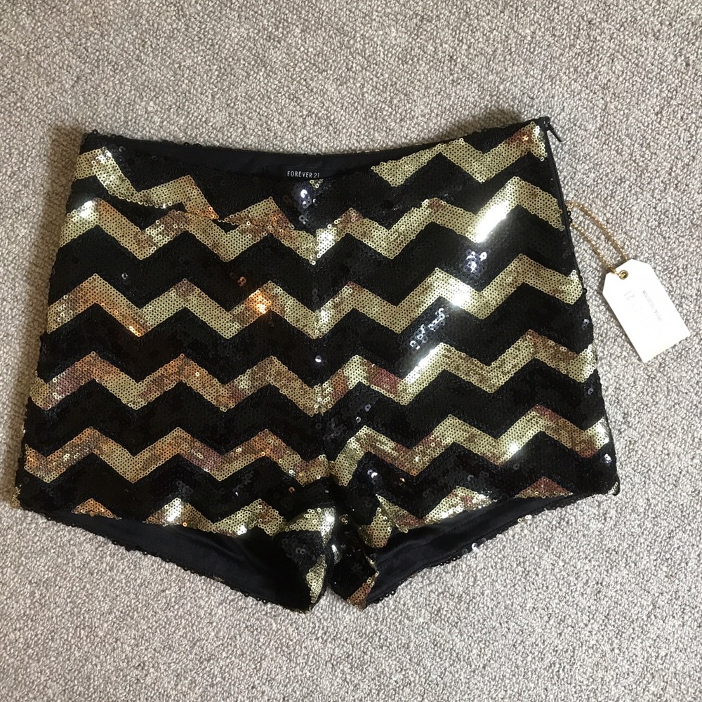 nwt • f21 sequin chevron shorts
