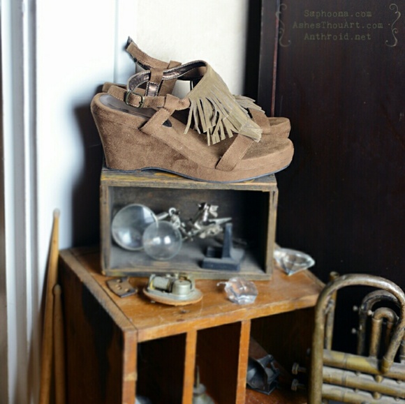 tan boho suede platform fringe gladiator sandals - Picture 3 of 4