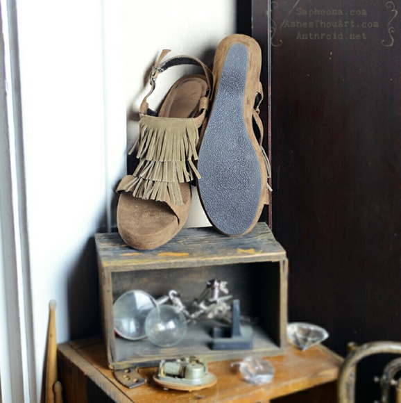 tan boho suede platform fringe gladiator sandals - Picture 4 of 4