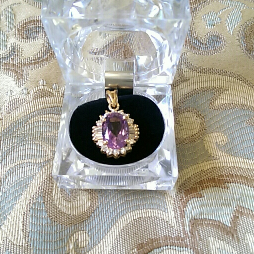 Sparkly pendant