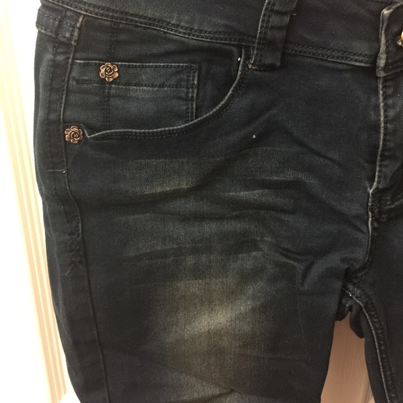 Denim Bermuda. - Picture 3 of 4