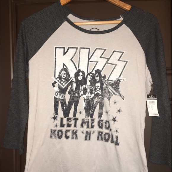 Rue21 Tops - Kiss gray shirt 3/4 sleeves nwt size Large juniors