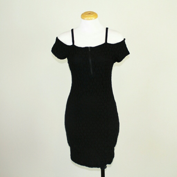 NWT Silence + Noise Off The Shoulder Bodycon Dress - Picture 2 of 5
