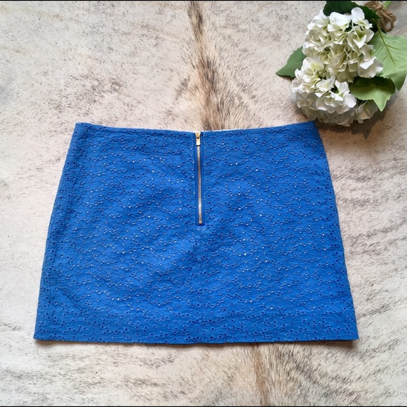 NWOT Lilly Pulitzer Blue Eyelet Mini Skirt Sz 2 - Picture 2 of 3