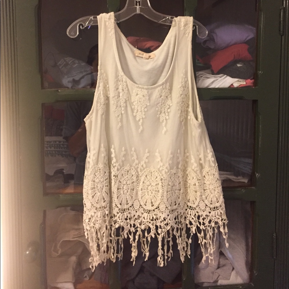 White black swan tank