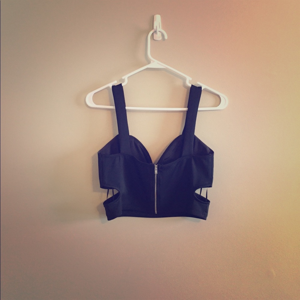 Black Zipper Crop Top - Picture 3 of 4