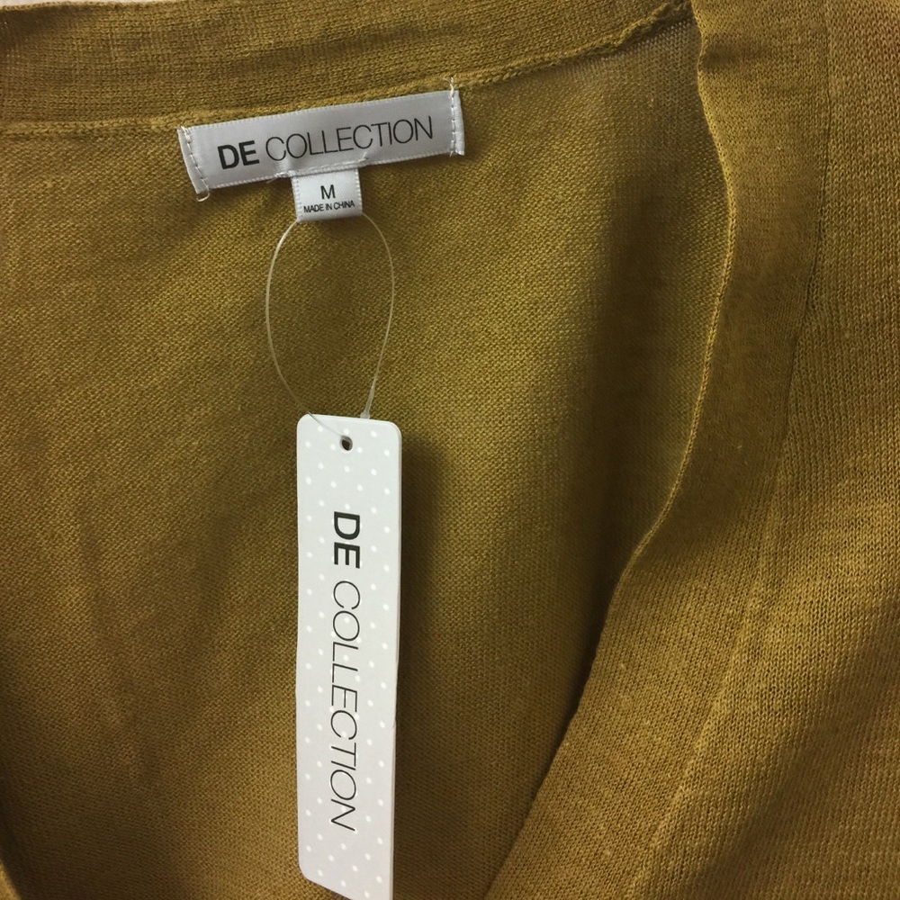 Cardigan. - Picture 2 of 3