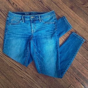Mid-Rise Denim Jegging-Medium Wash