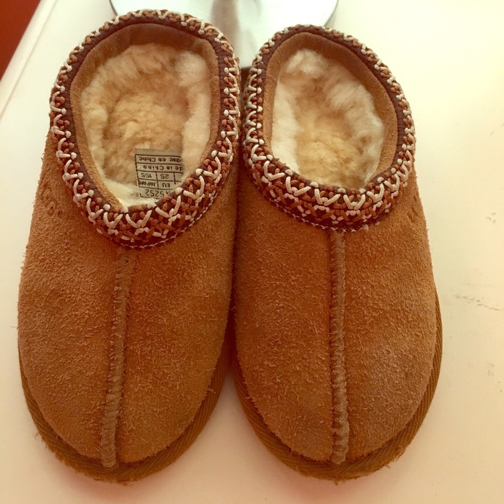 Genuine barely used ugg slippers
