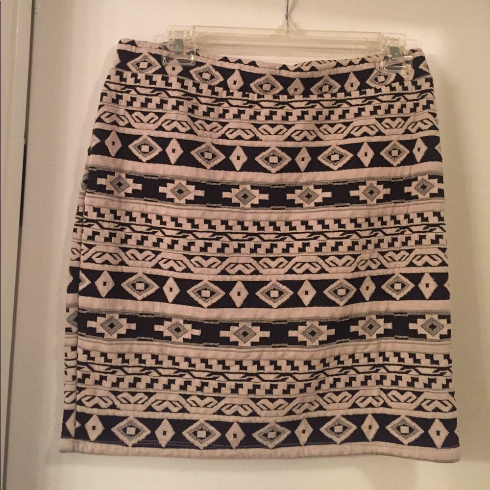 Form fitting skirt!!