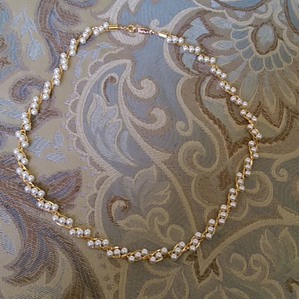 Napier Pearl Choker