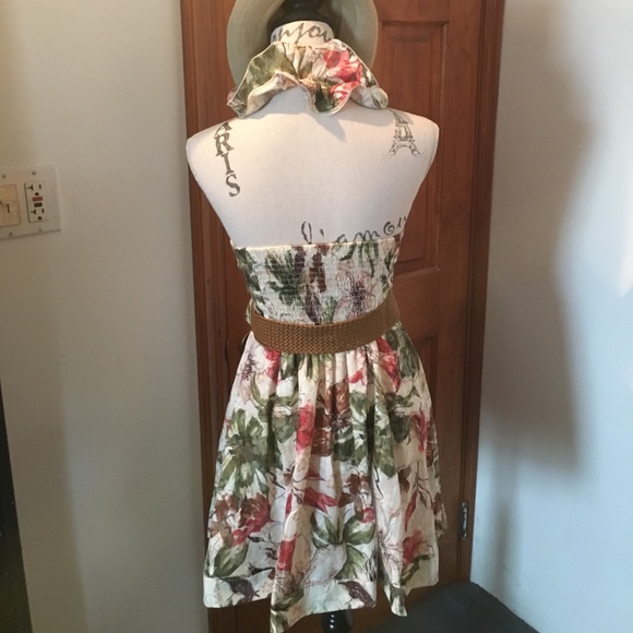 Dress - Picture 4 of 4