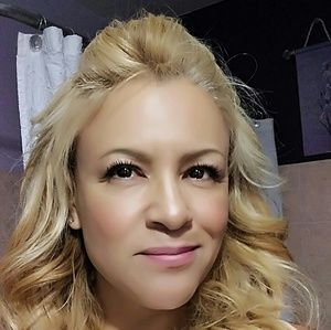 Meet your Posher, Dina