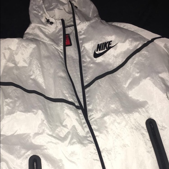 Nike windbreaker - Picture 1 of 2