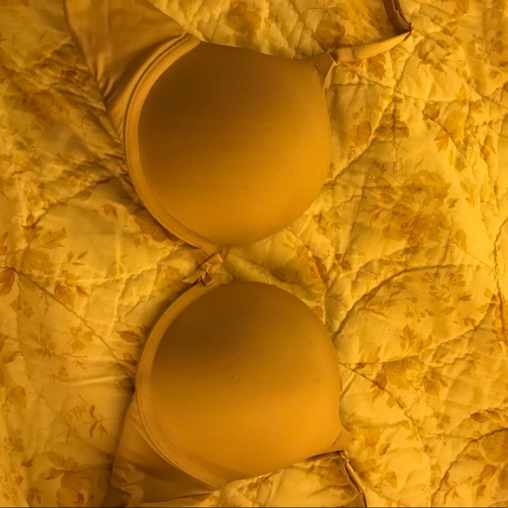 Nude T-shirt bra