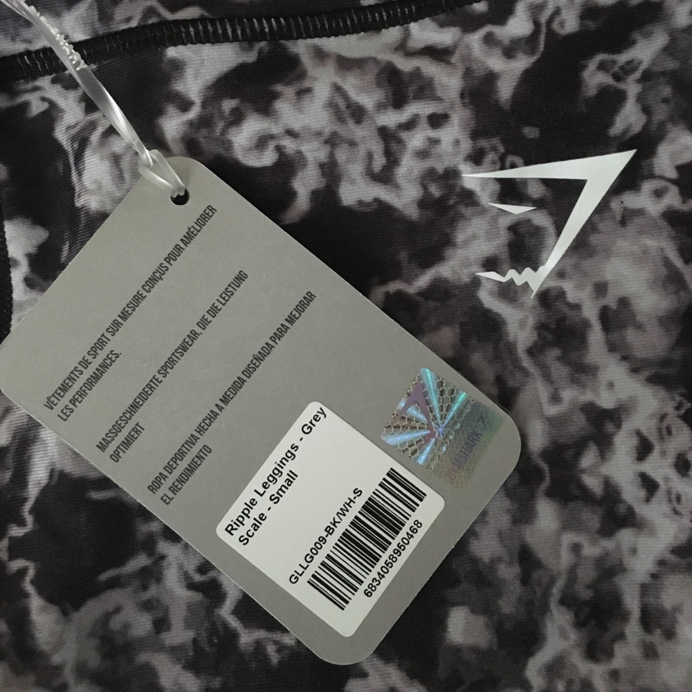 SOLD--GymShark Ripple Leggings - Picture 4 of 4