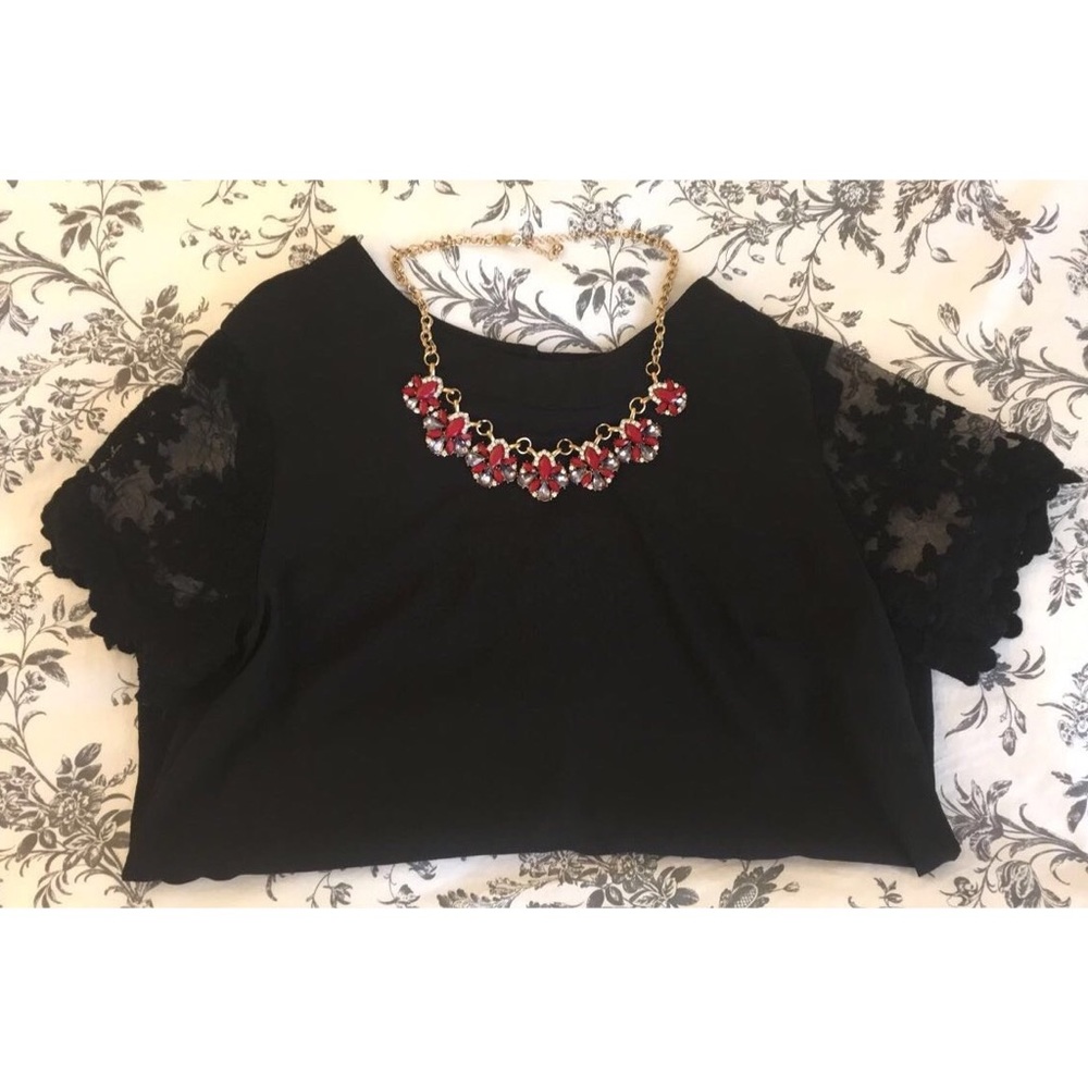 🚨FINAL MARKDOWN🚨Black Blouse w/ Detailed Sleeves