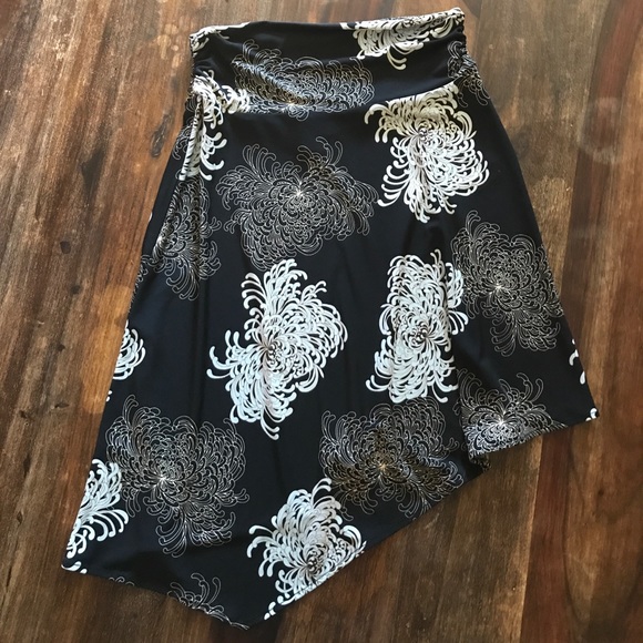 SALE❤️ BCBG high low Skirt, Size XS - Picture 2 of 7