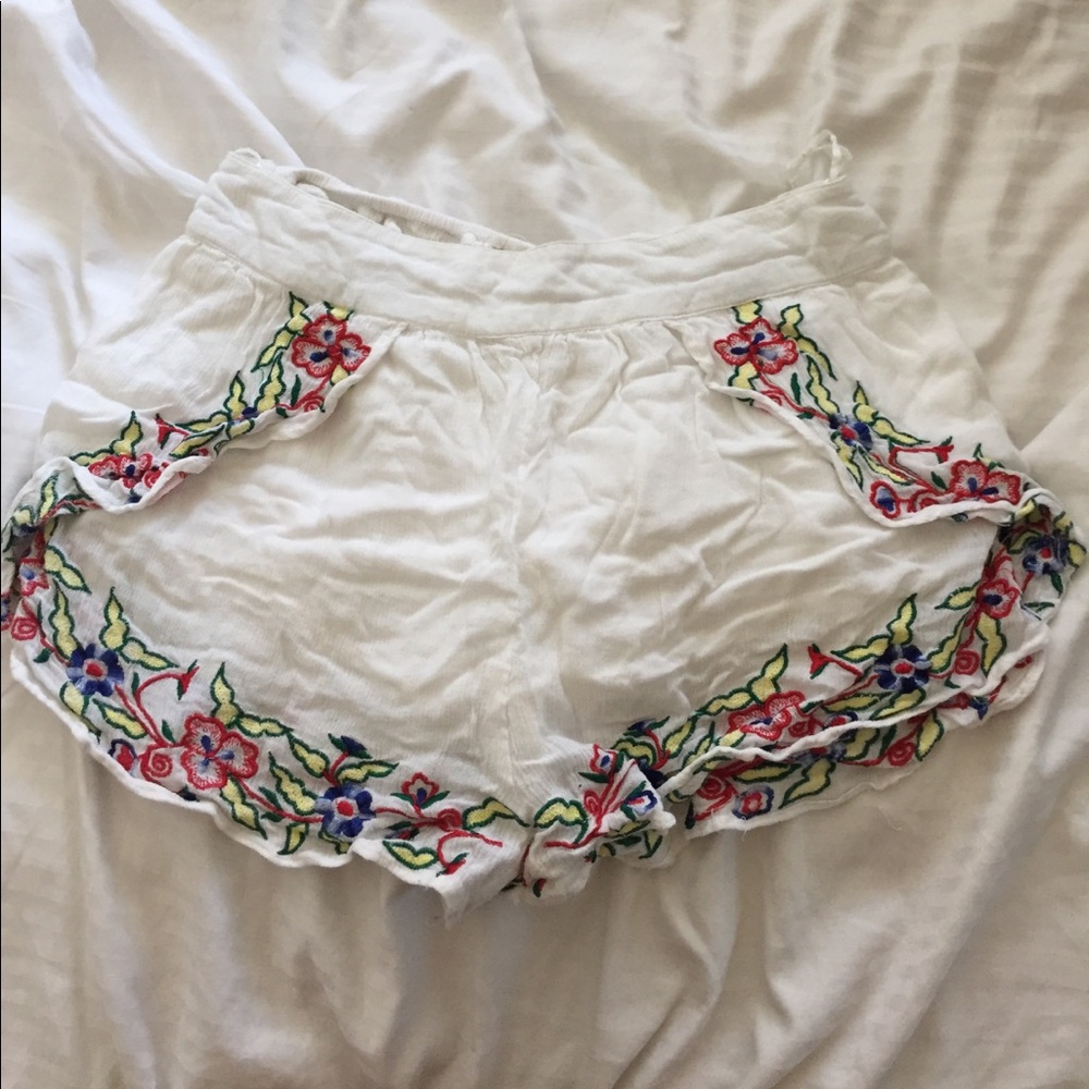 Soft elastic band shorts