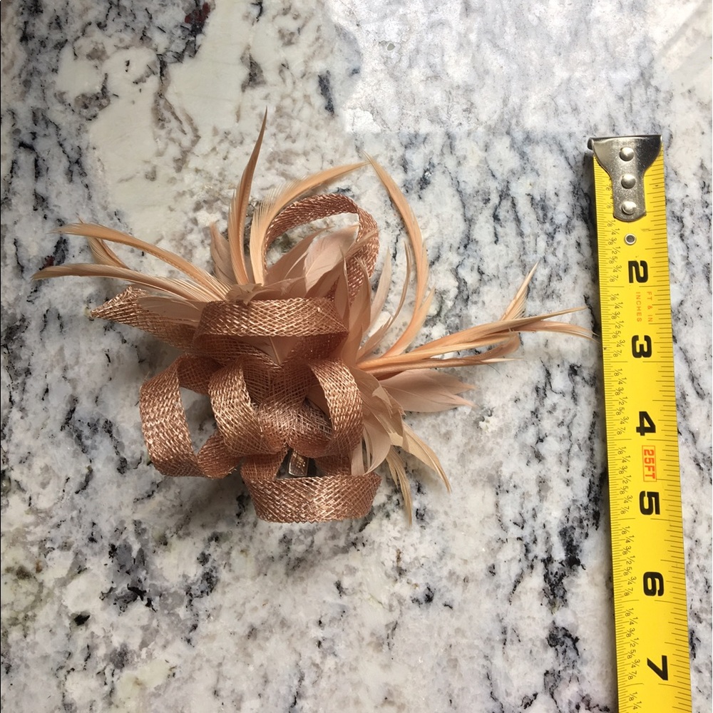 Nude Tan Derby Sinamay Feather Clip Pin Accessory - Picture 4 of 6