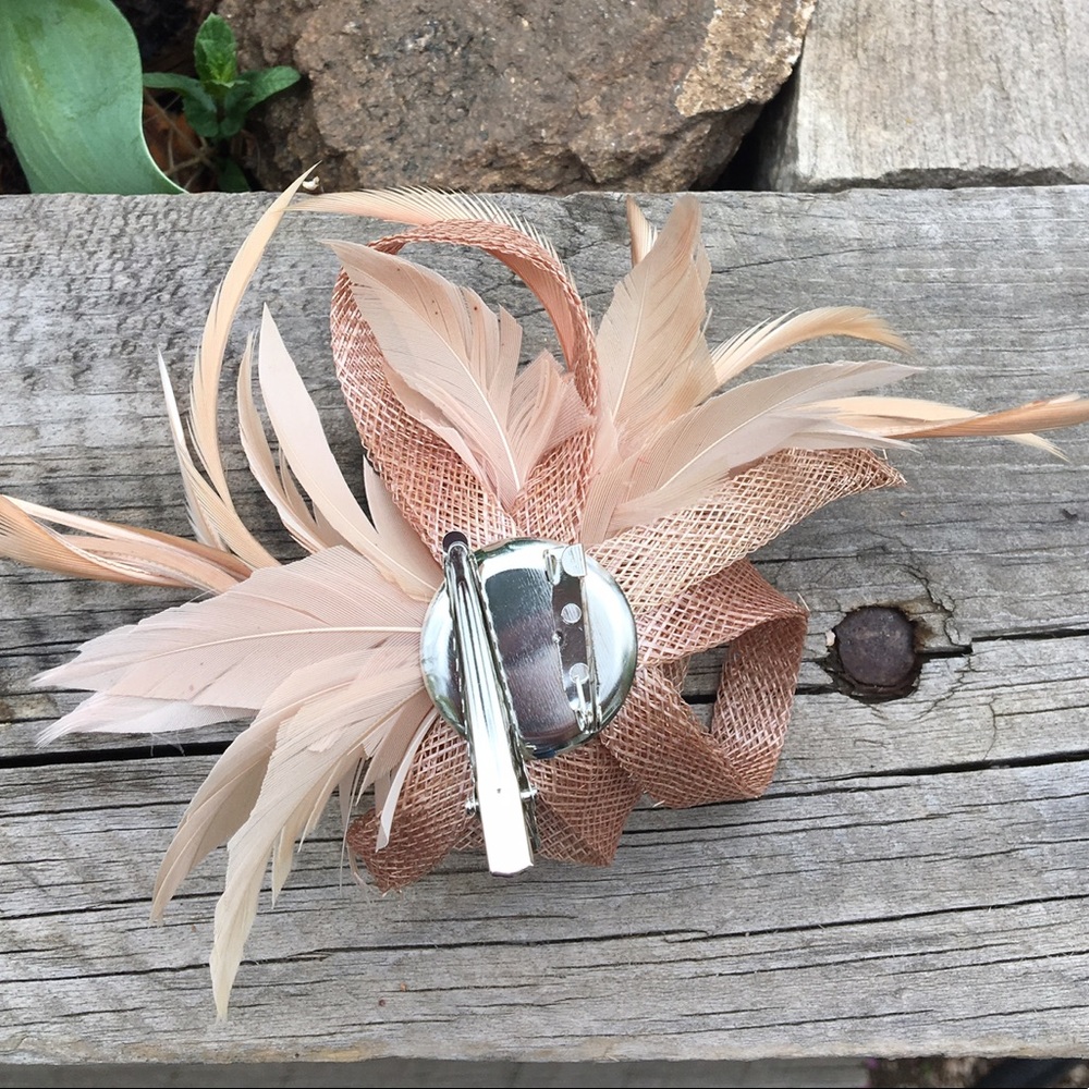 Nude Tan Derby Sinamay Feather Clip Pin Accessory - Picture 5 of 6