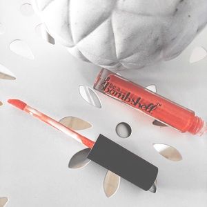 Be a Bombshell LipGloss