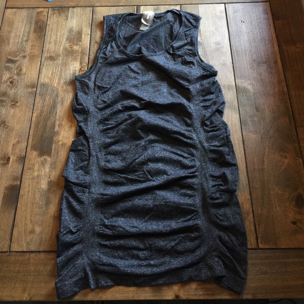 Core seamless tank by Calia