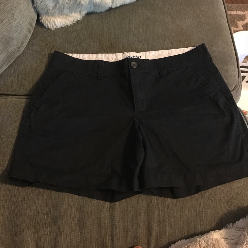 Black Old Navy shorts sz 6