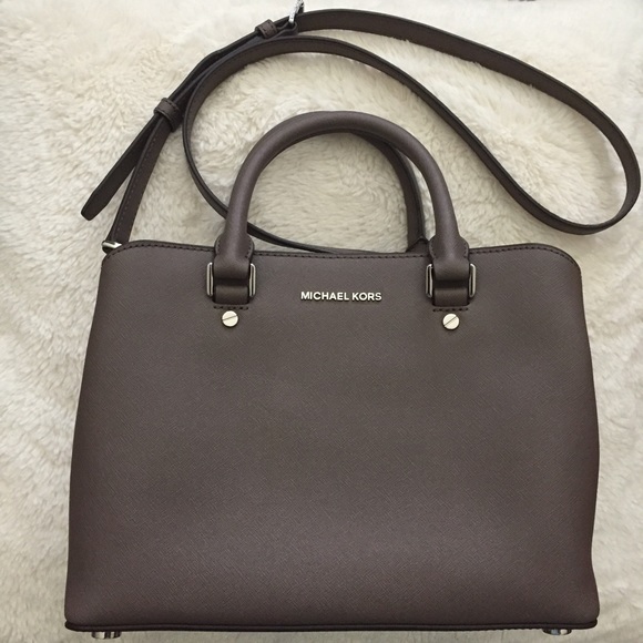 Michael Kors Handbags - Michael Kors Savannah Medium Satchel