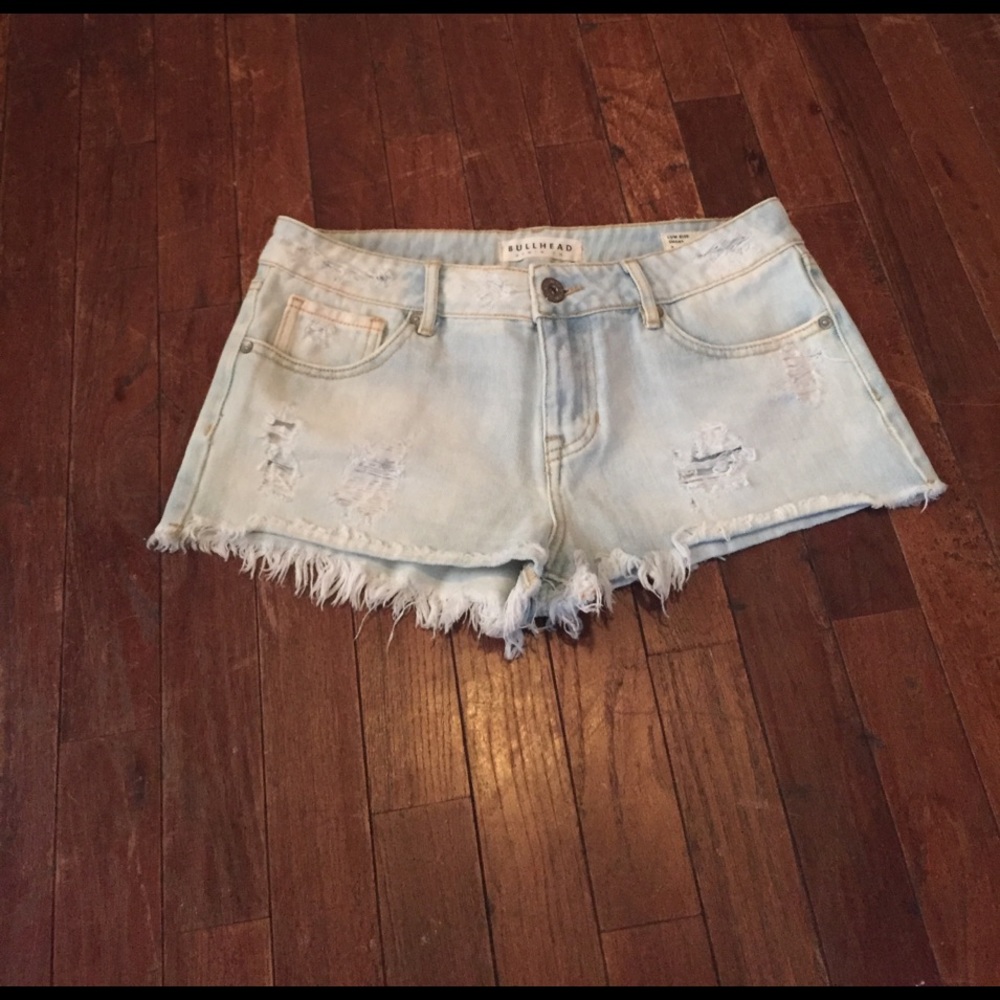 Bullhead Bleached & Distressed Low Rise Size 7