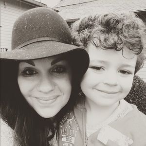 Meet your Posher, Leah