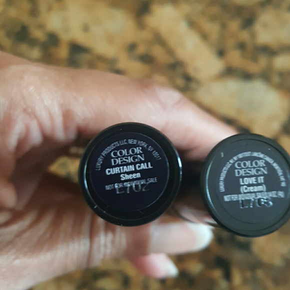 lipstick - Picture 3 of 3