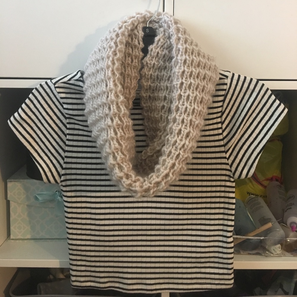 Thick cable knit beige scarf