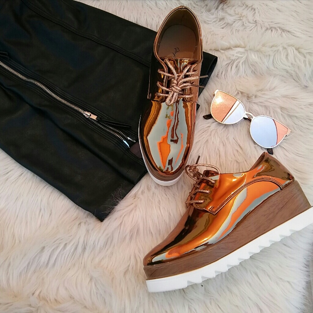 LAST PAIR!!//The Tracy// Bronze oxford platforms - Picture 3 of 4