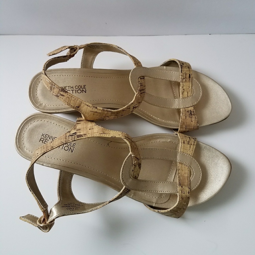 (8.5) Kenneth Cole Reaction Gold cork wedge