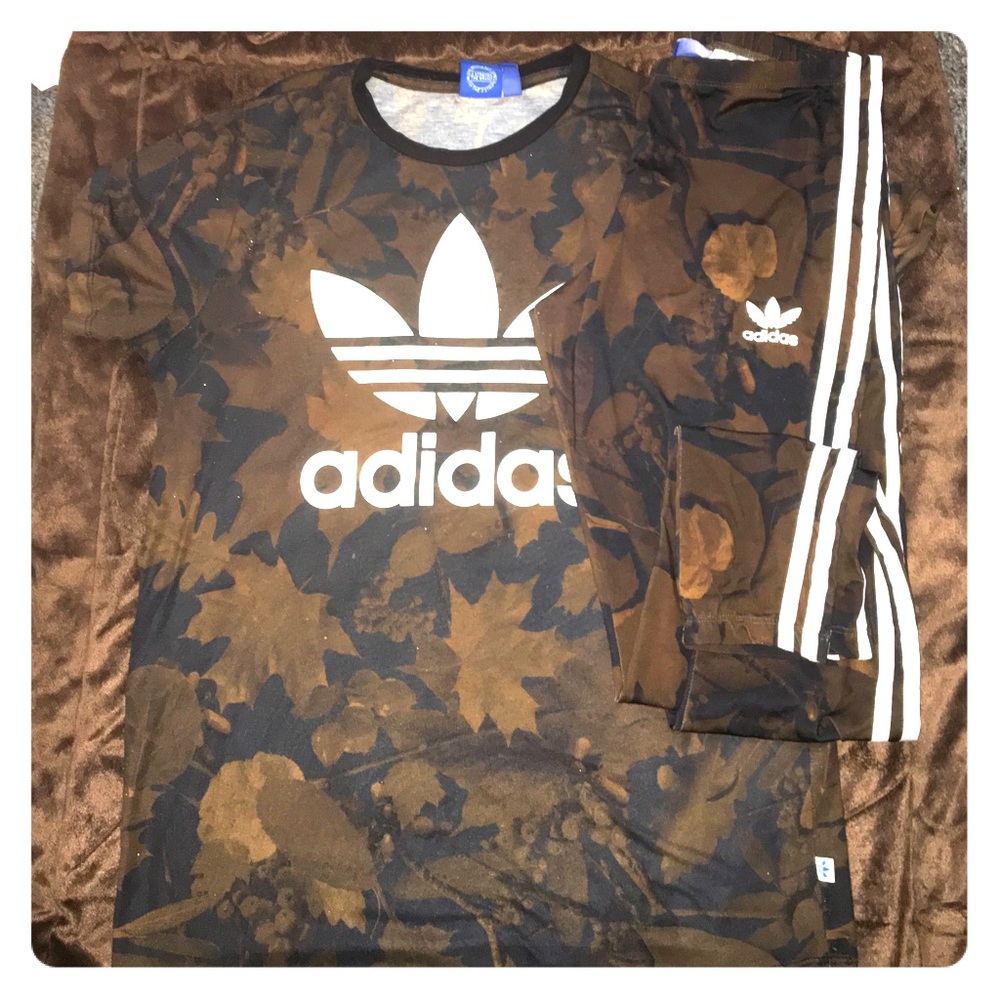 Adidas t-shirt and legging