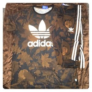 Adidas t-shirt and legging