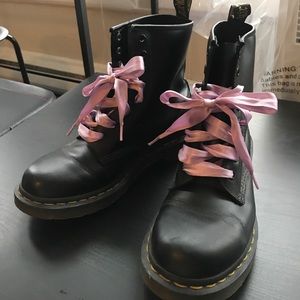 Size 7 Women's Black 1460 Smooth Dr. Martens