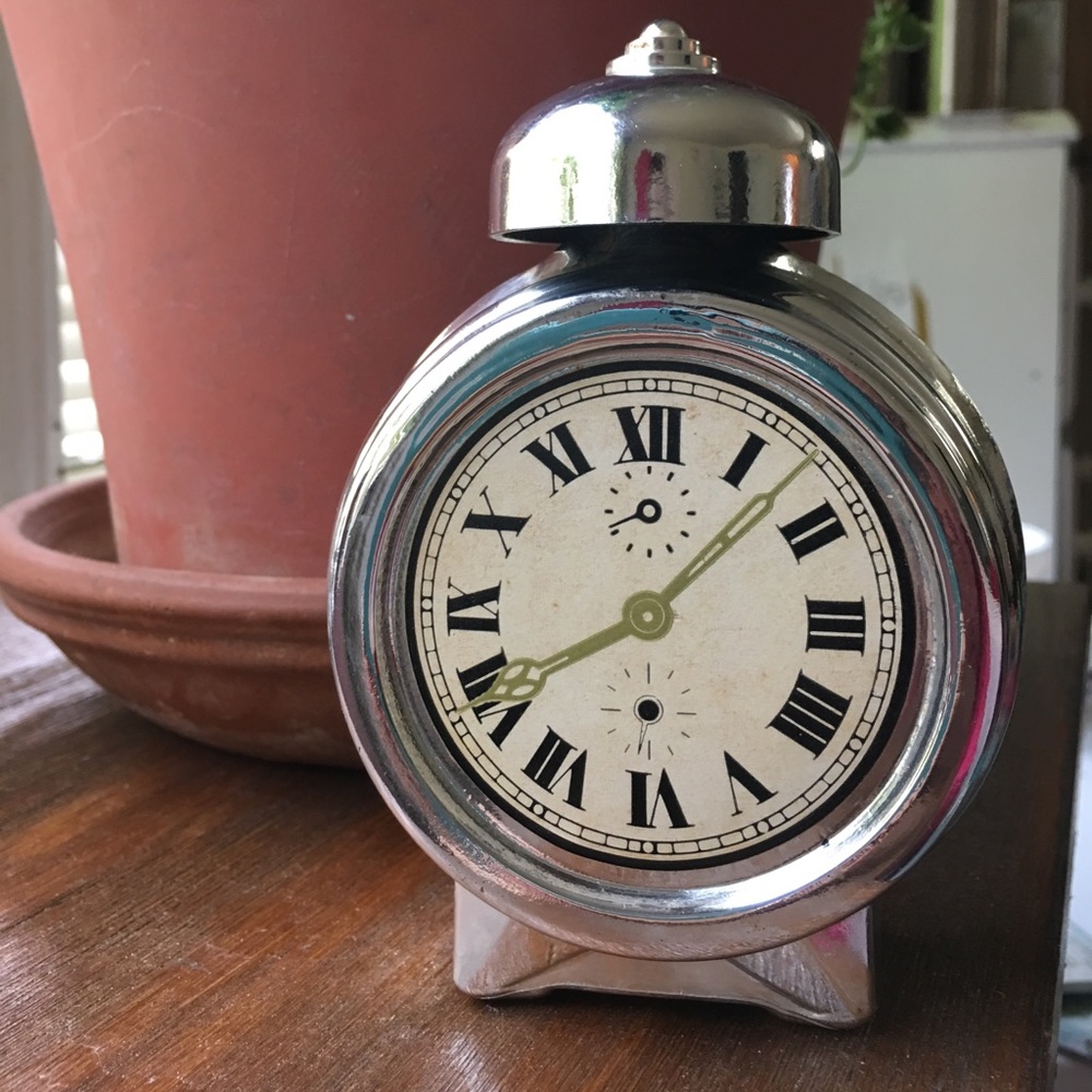 Avon Vintage Retro Clock After Shave Purfume