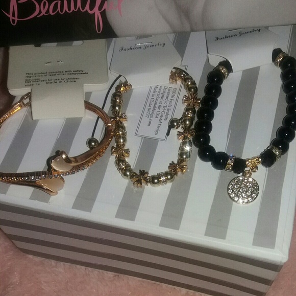 Minnie Accessories - NEW set of 3 bracelets