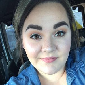Meet your Posher, Kelsie