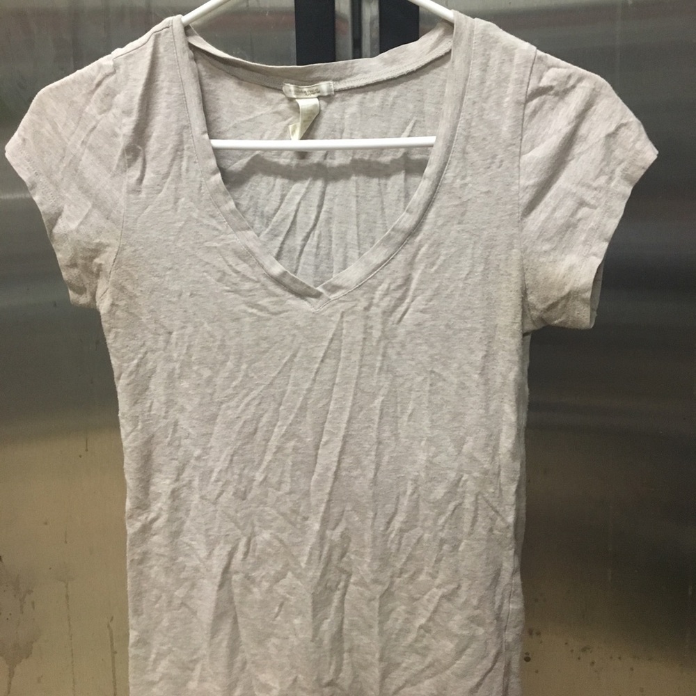 Plain beige v neck tee