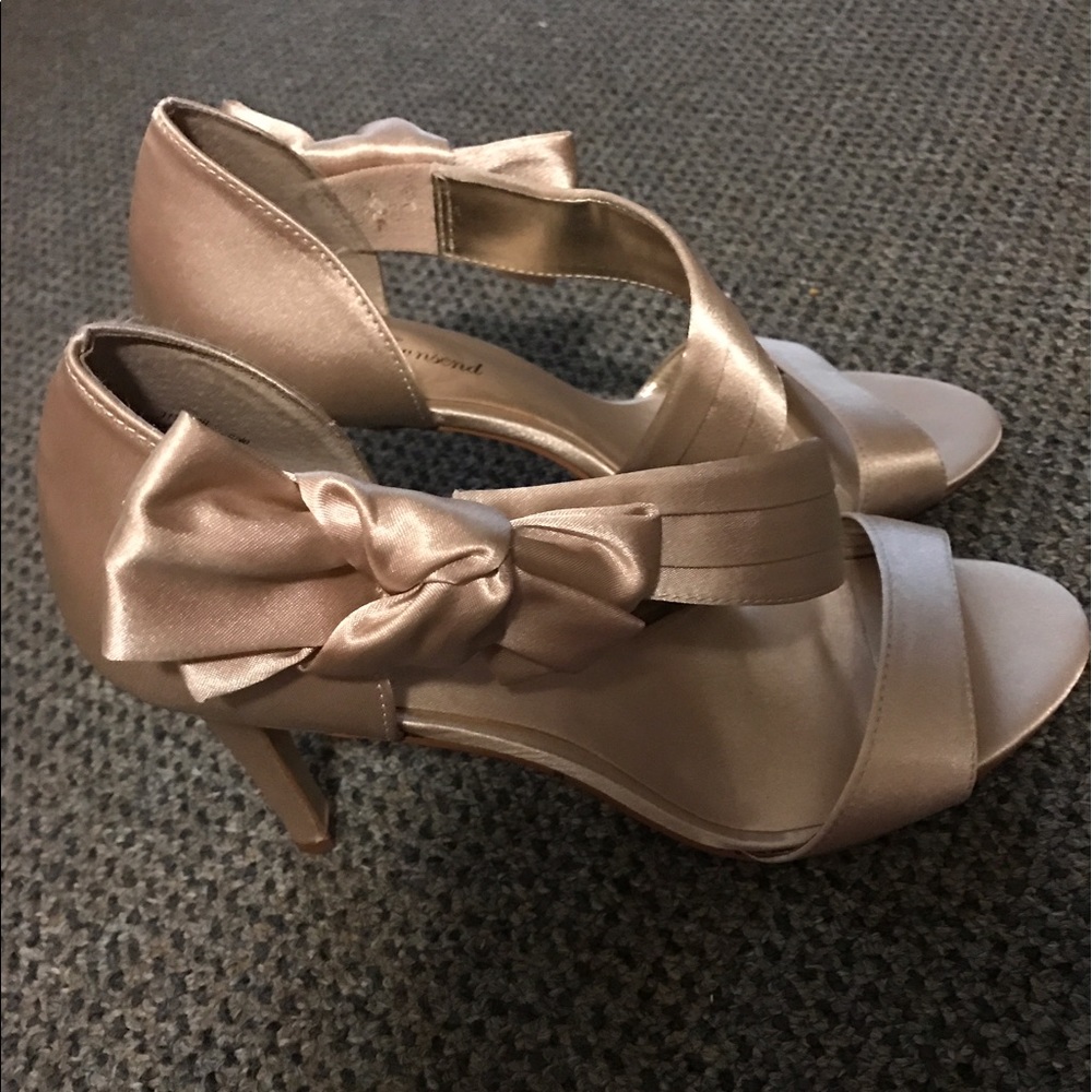 NWOT Lulu Townsend Heels
