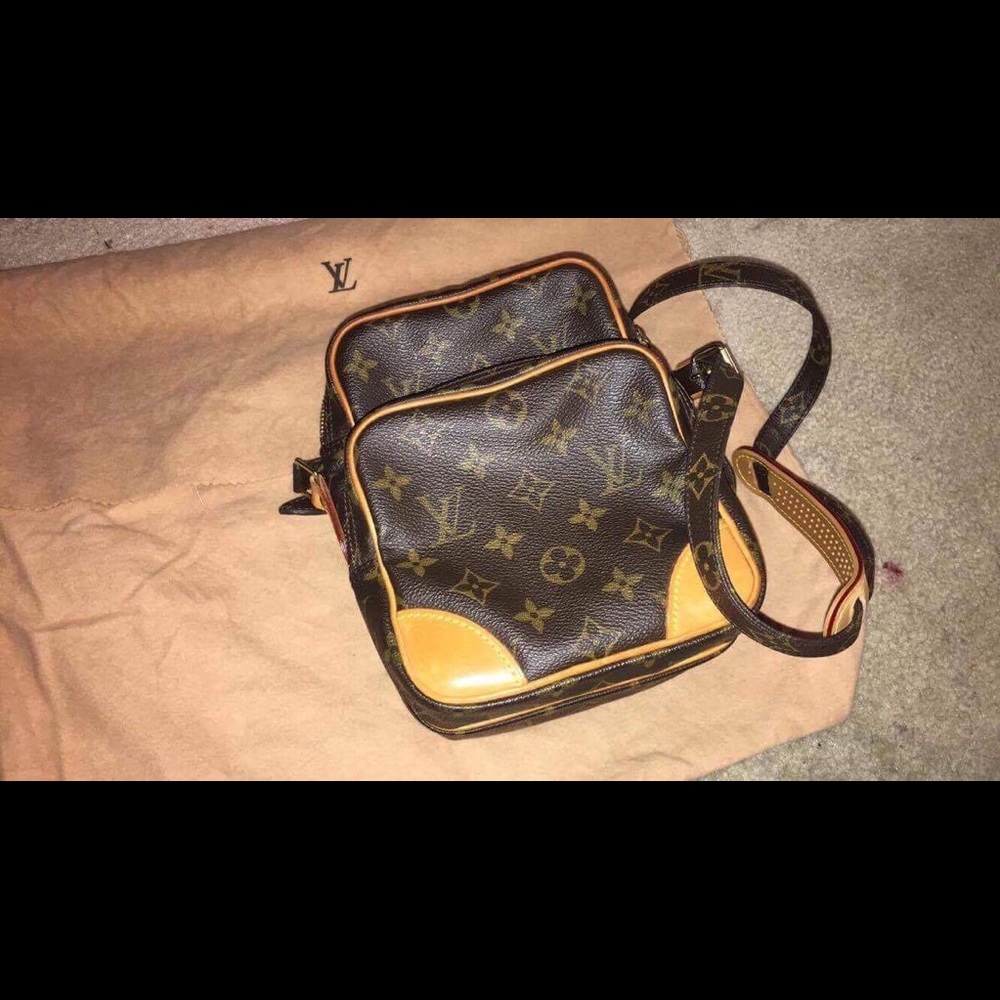 ***SOLD***Authentic Louis Vuitton Amazon.