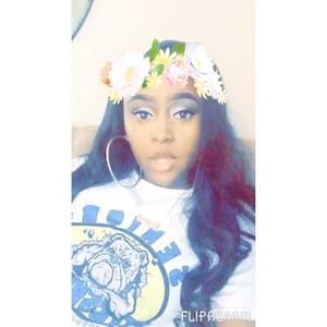 Meet your Posher, Destinee