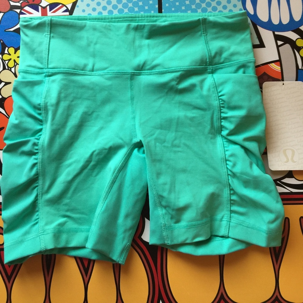 NWT Lululemon Size 6 Speed Track Short