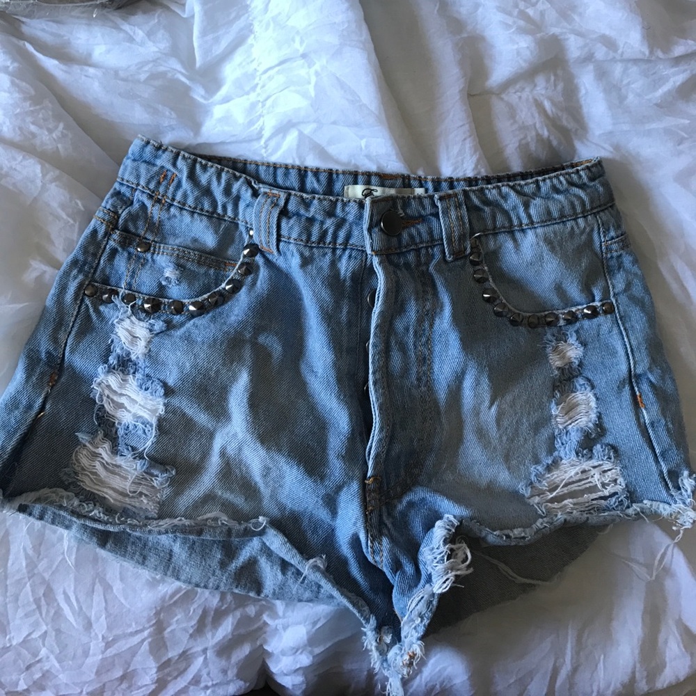 Ripped Highwaisted Jean shorts